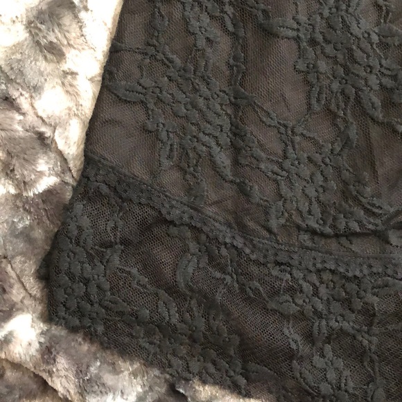 Women’s Wishlist short sleeve lace swing top - Picture 4 of 6